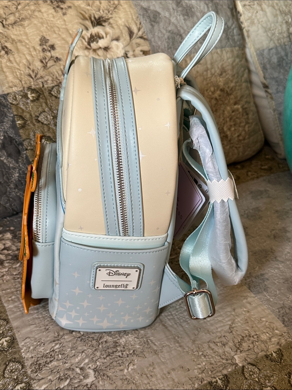 Beautiful Loungefly featuring Cinderella and mice (inside door) - new with tags - Picture 4 of 7
